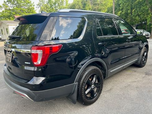 Used 2016 Ford Explorer 4WD XLT image 5
