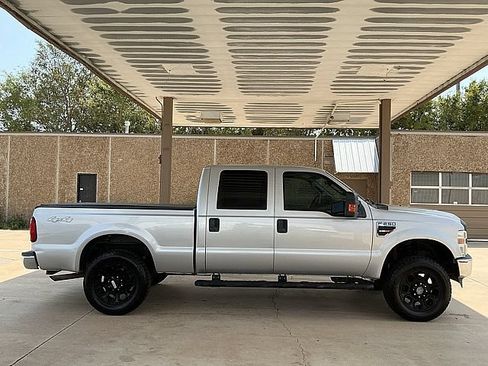 Used 2010 Ford F250 4x4 Crew Cab XLT w/ Texas Ed. image 4