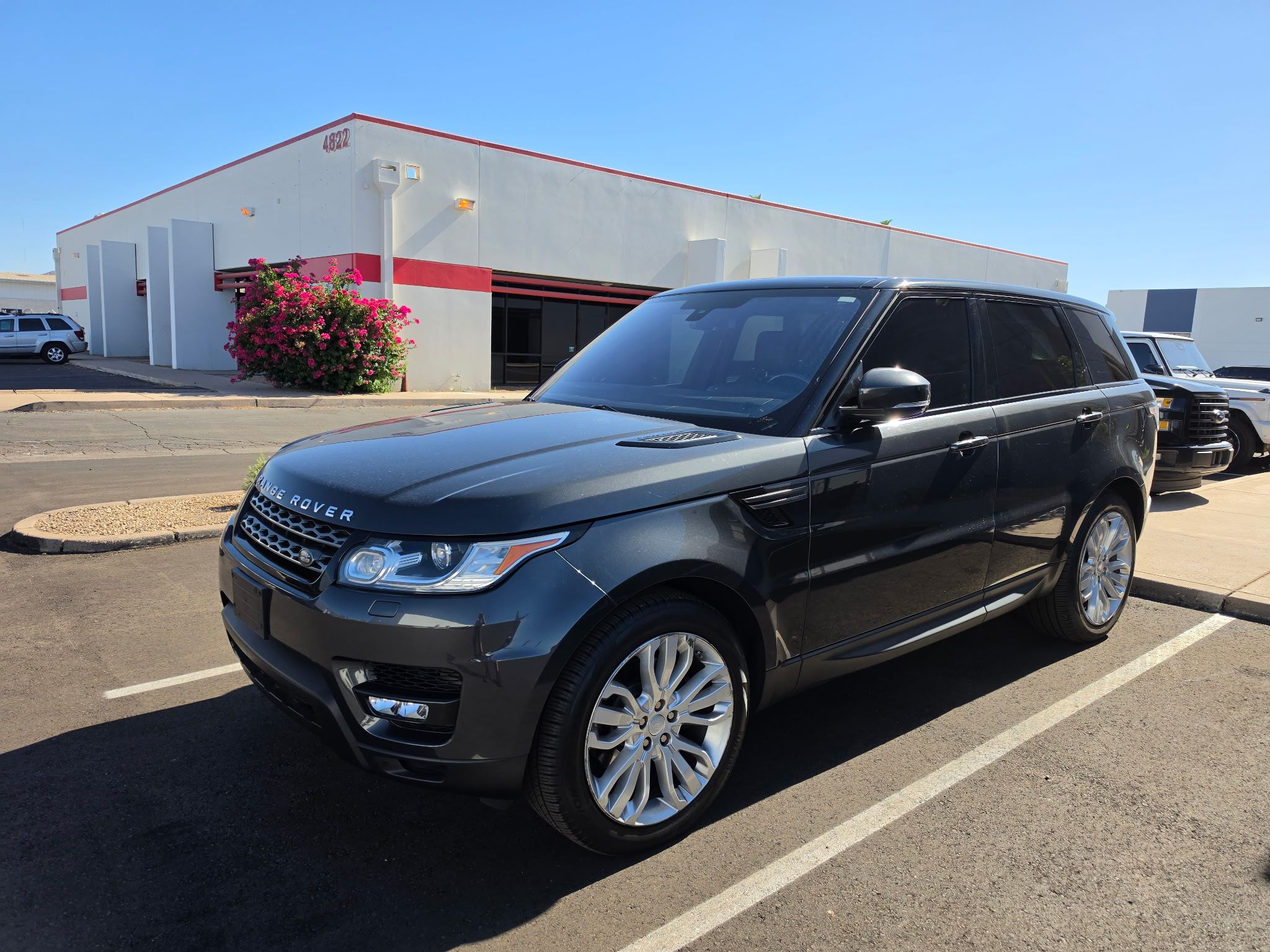 Used 2016 Land Rover Range Rover Sport SE AWD/4WD image 1