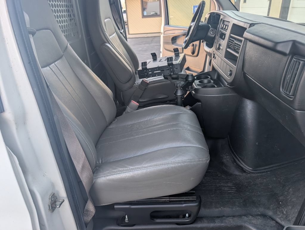 Used 2013 Chevrolet Express 2500 RWD image 11