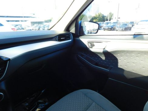 Used 2020 Ford Escape SE image 21