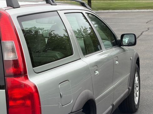 Used 2004 Volvo XC70 UNAVAIL AWD/4WD image 12