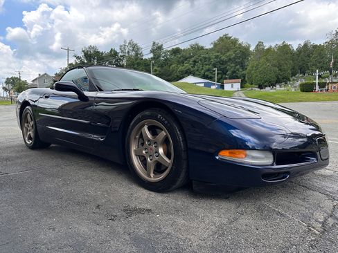 Used 1999 Chevrolet Corvette Convertible RWD image 5