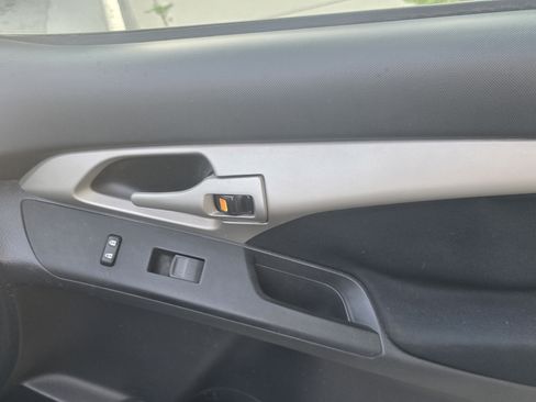 Used 2010 Toyota Matrix S image 16