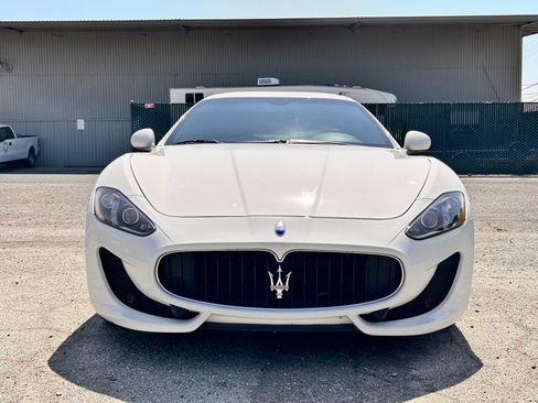 Used 2016 Maserati GranTurismo Sport image 2