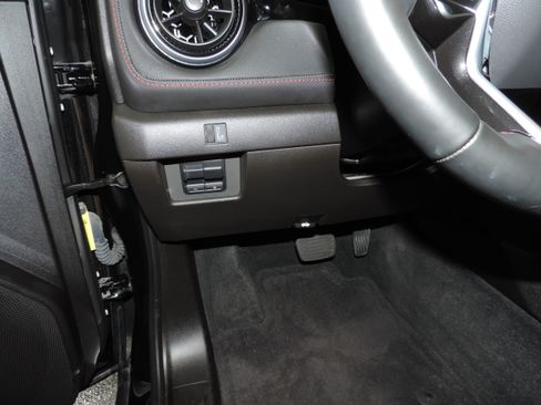 Used 2023 Chevrolet Colorado Z71 image 28