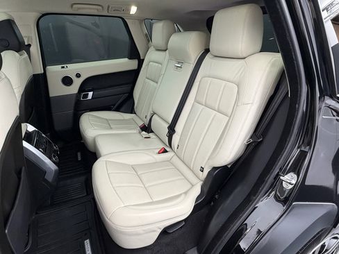 Used 2020 Land Rover Range Rover Sport HSE image 38