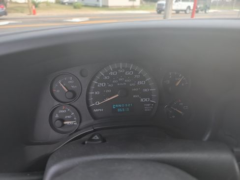 Used 2006 GMC Savana 3500 LS image 13