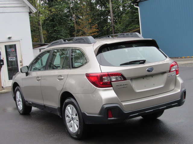 Used 2019 Subaru Outback 2.5i AWD/4WD image 7