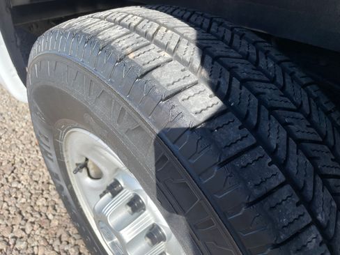 Used 2017 Chevrolet Express 2500 image 22