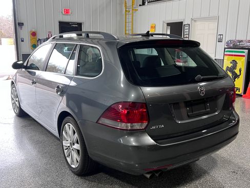 Used 2012 Volkswagen Jetta TDI image 4
