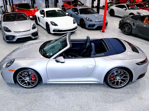 Used 2020 Porsche 911 Carrera 4S Cabriolet AWD/4WD image 8