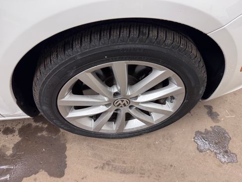 Used 2015 Volkswagen Eos Komfort image 36