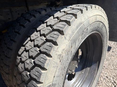 Used 2005 Ford F550 image 15