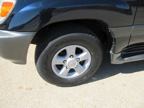 Used 2000 Toyota Land Cruiser image 3