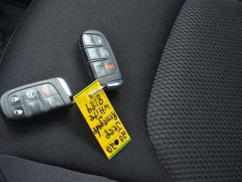 Used 2020 Jeep Renegade Altitude image 24