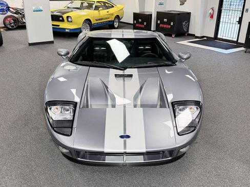 Used 2006 Ford GT RWD image 38