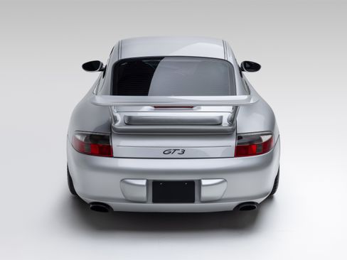 Used 2004 Porsche 911 GT3 RWD image 9