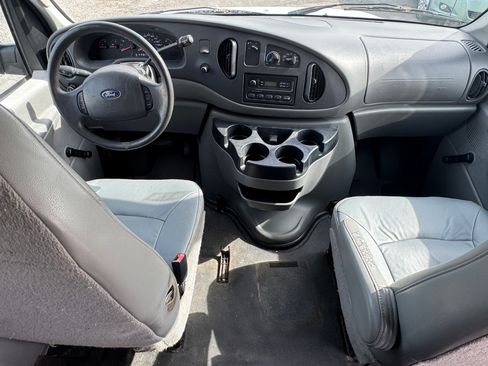 Used 2008 Ford E-150 and Econoline 150 XL image 19