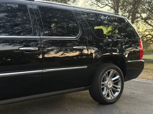 Used 2014 Cadillac Escalade ESV Platinum image 33