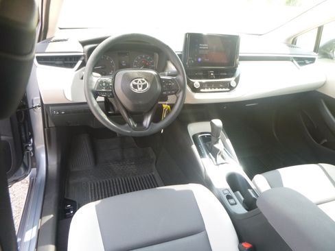 Used 2024 Toyota Corolla LE Sedan FWD image 15