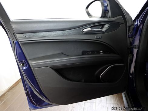 Used 2019 Alfa Romeo Stelvio AWD image 24