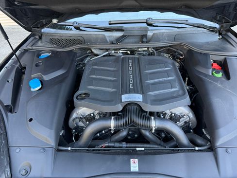 Used 2016 Porsche Cayenne S image 8