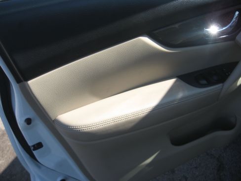 Used 2020 Nissan Rogue SV image 8