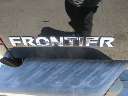 Used 2009 Nissan Frontier King Cab SE RWD image 8