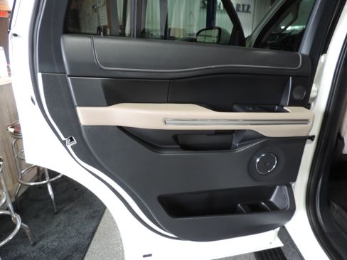 Used 2023 Ford Expedition Limited image 38