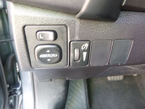 Used 2017 Toyota Corolla SE image 19