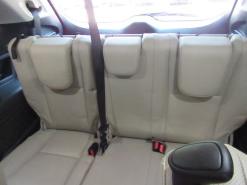 Used 2019 Subaru Ascent Limited 7-Passenger AWD/4WD image 14