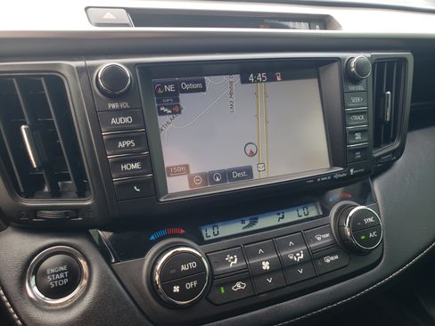 Used 2018 Toyota RAV4 FWD XLE image 17