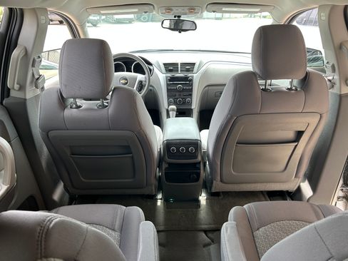 Used 2012 Chevrolet Traverse LT image 19