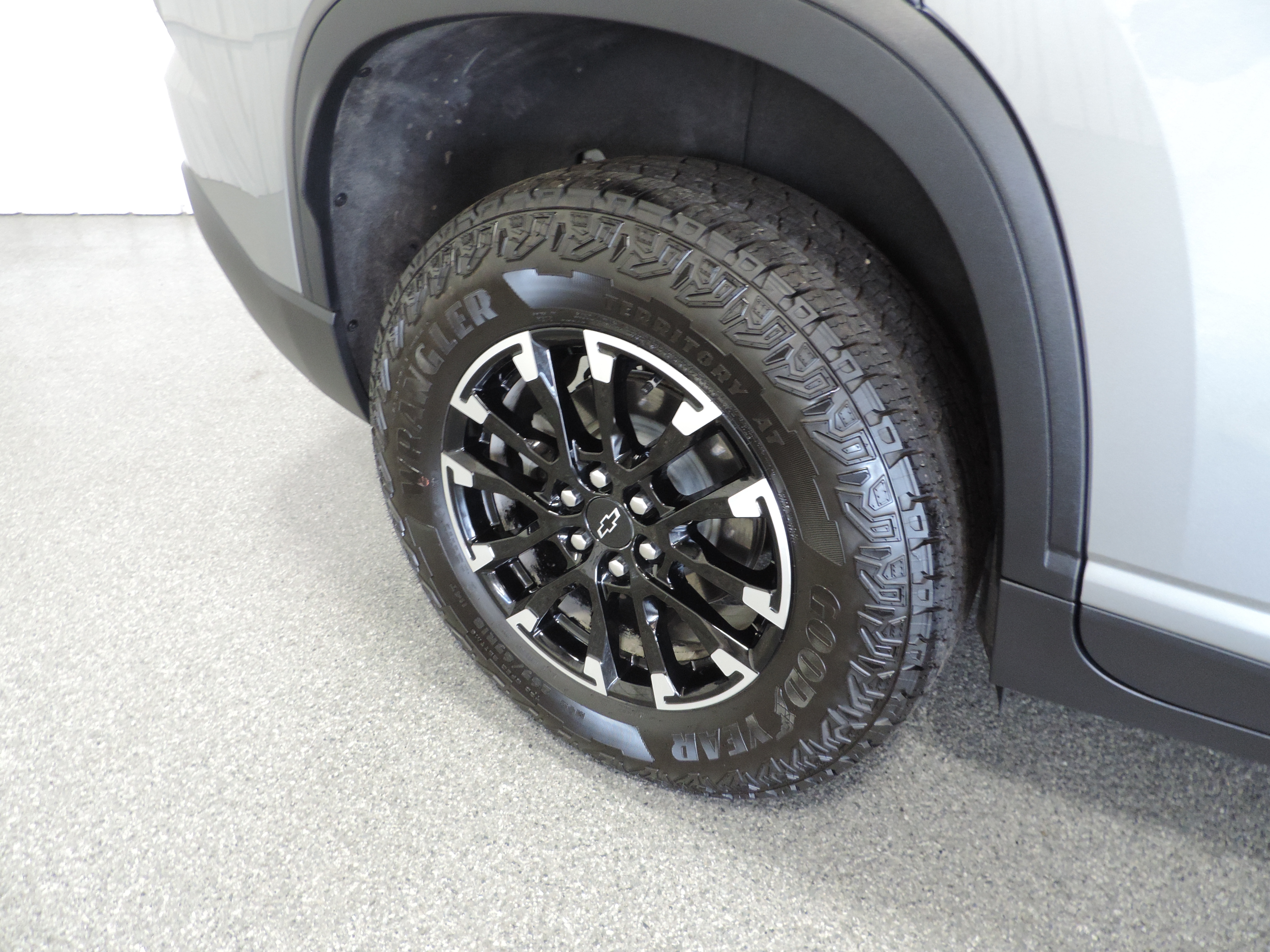 Used 2026 Chevrolet Traverse AWD Z71 image 14