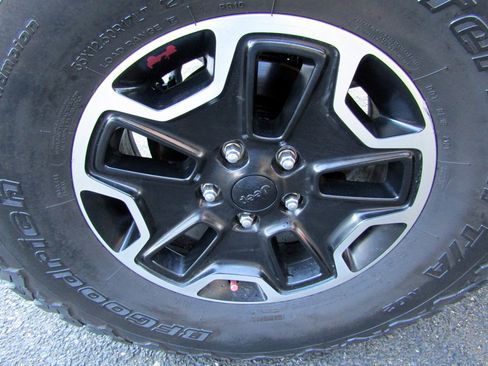 Used 2013 Jeep Wrangler Rubicon image 11