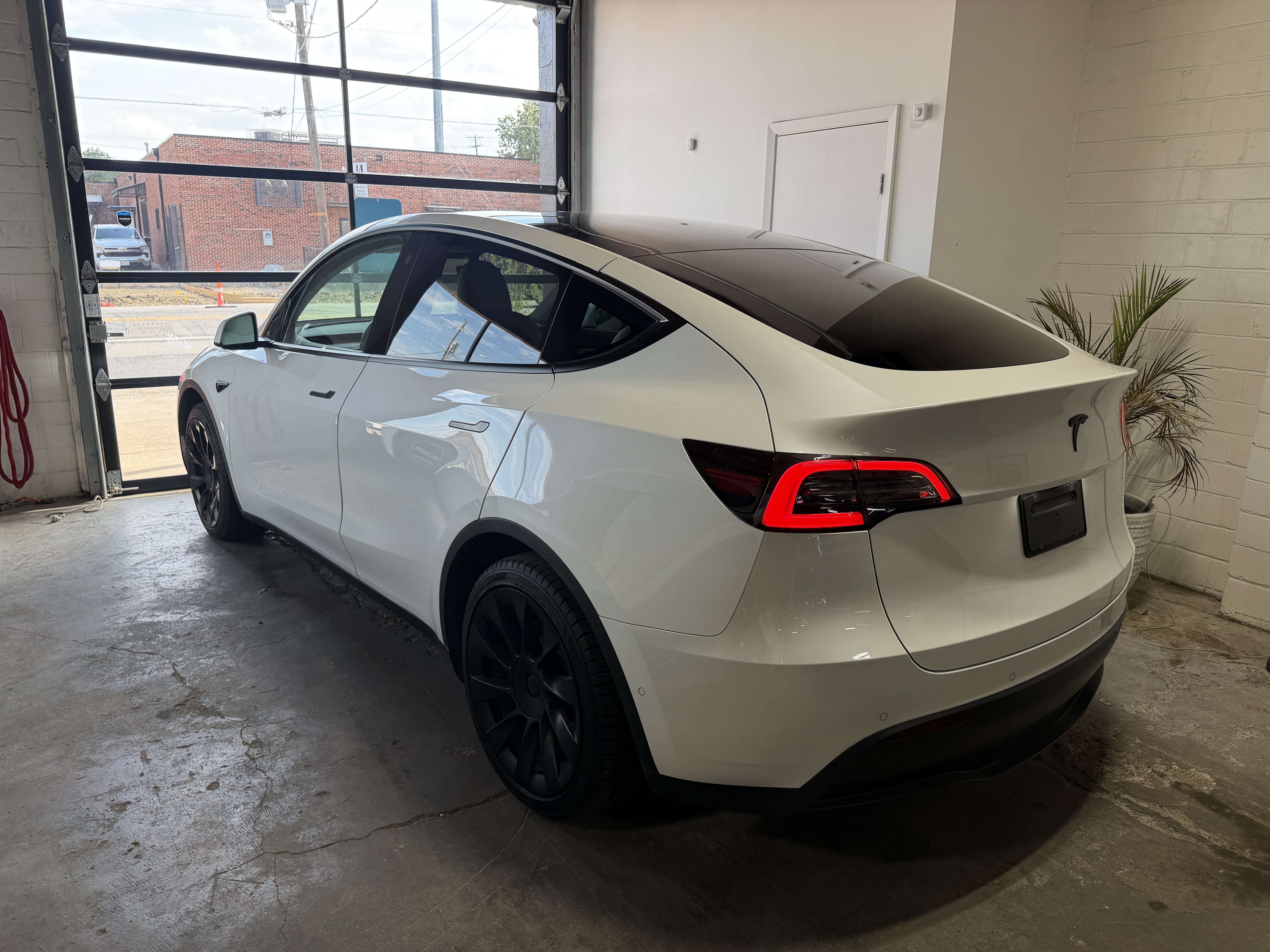 Used 2021 Tesla Model Y AWD image 8