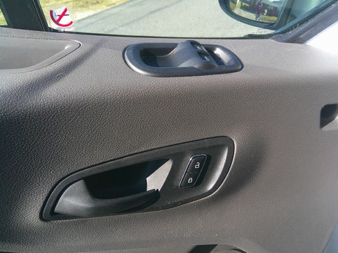 Used 2024 Ford Transit 250 XL image 18