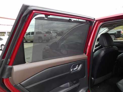 Used 2023 Nissan Rogue SV image 16