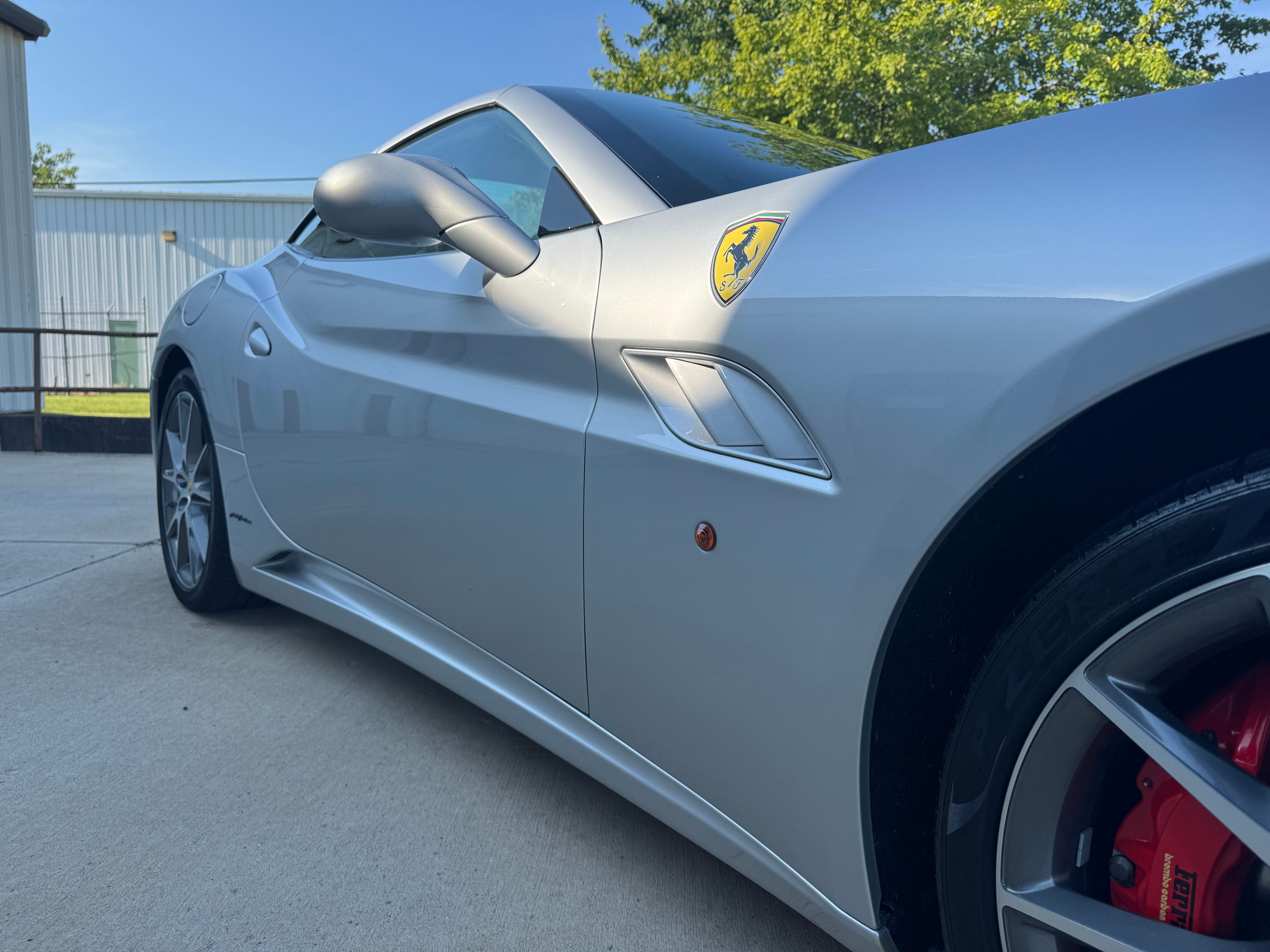 Used 2012 Ferrari California RWD image 4