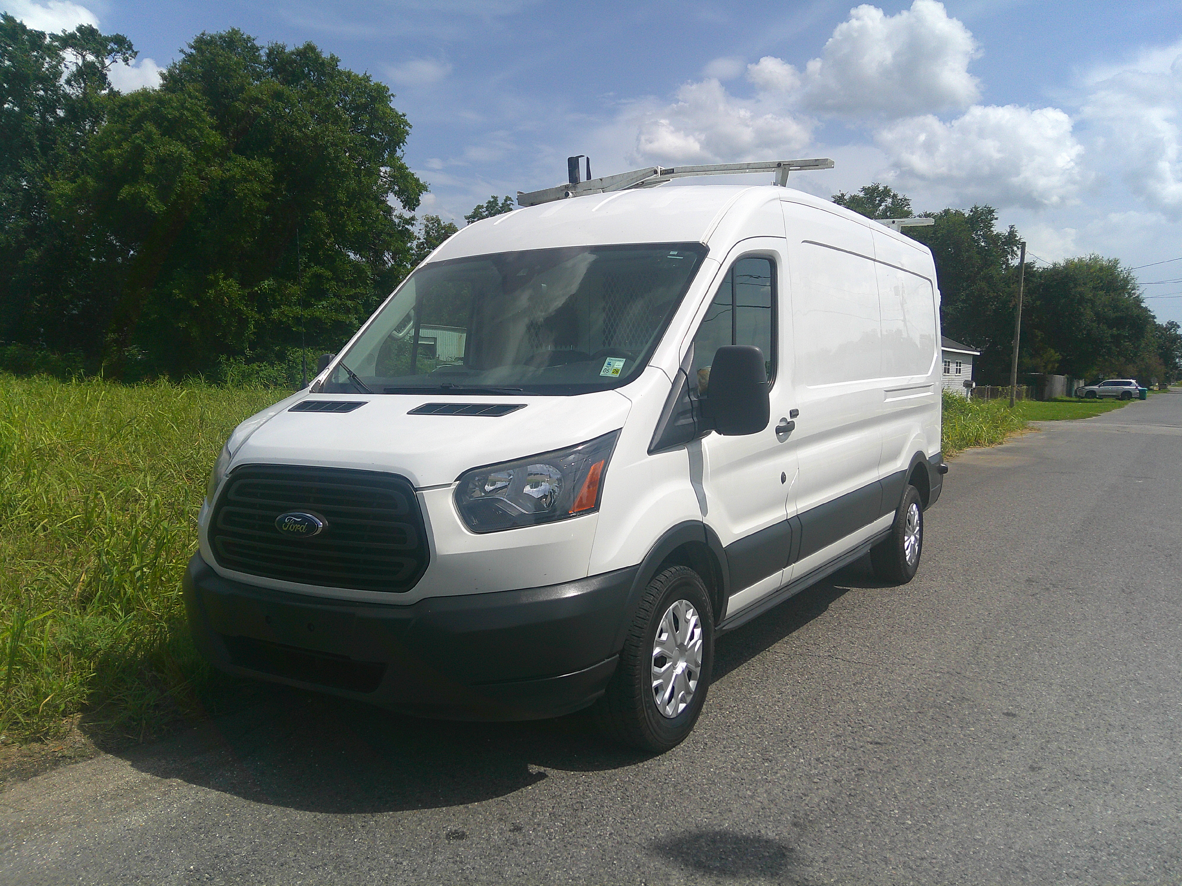 Used 2017 Ford Transit 250 148 Medium Roof RWD image 9