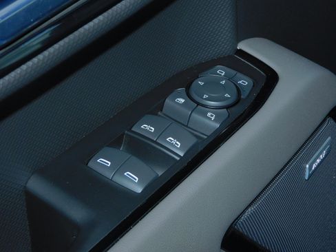 Used 2024 Chevrolet Silverado 1500 ZR2 image 23