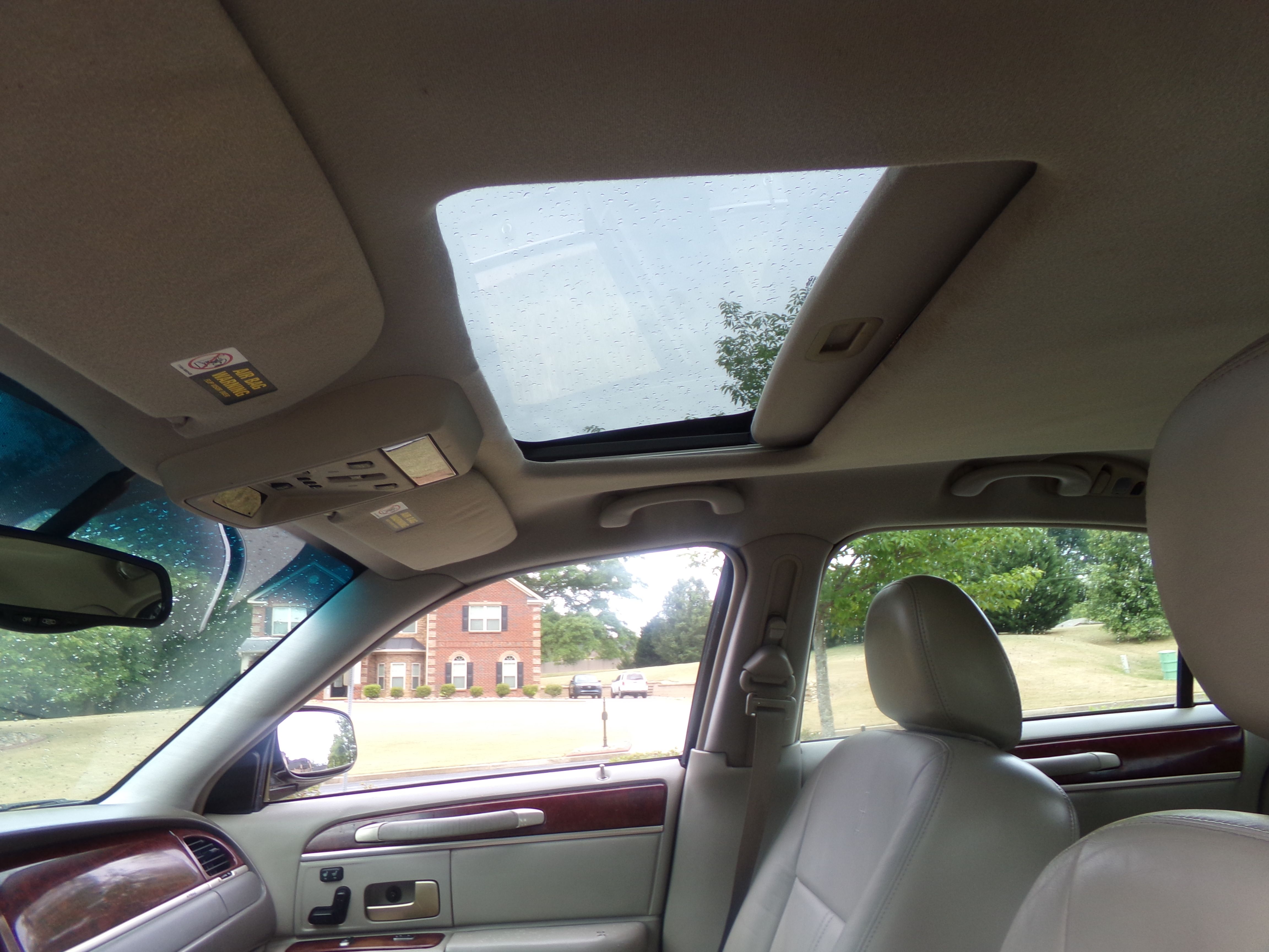 Used 2004 Lincoln Town Car Signature RWD image 18