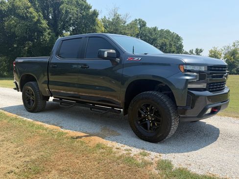 Used 2021 Chevrolet Silverado 1500 4x4 Crew Cab LT Trail Boss image 8