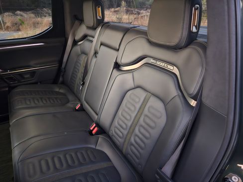 Used 2022 Rivian R1T Launch Edition image 16