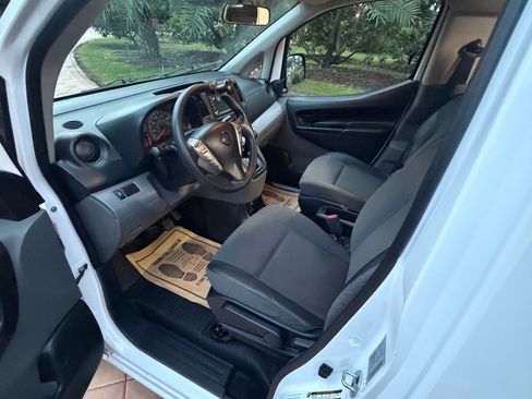 Used 2020 Nissan NV200 SV Van 4D FWD image 9