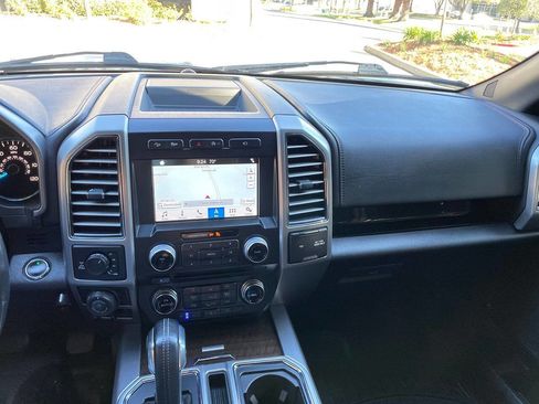 Used 2017 Ford F150 Platinum image 18