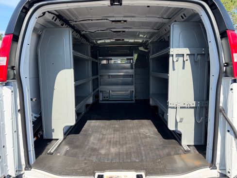 Used 2023 GMC Savana 2500 UNAVAIL RWD image 7