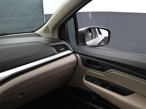 Used 2018 Honda Odyssey EX-L image 19