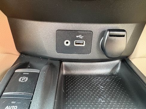 Used 2020 Nissan Rogue AWD SV image 22